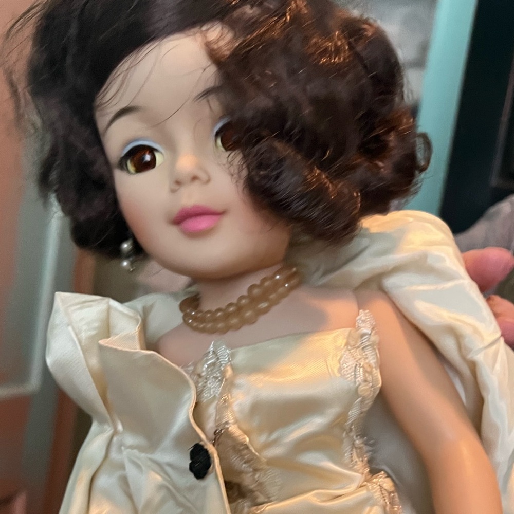 Madame Alexander Doll W:Cream Coat and Green Scarf you can offer for one or both - Picture 10 of 16